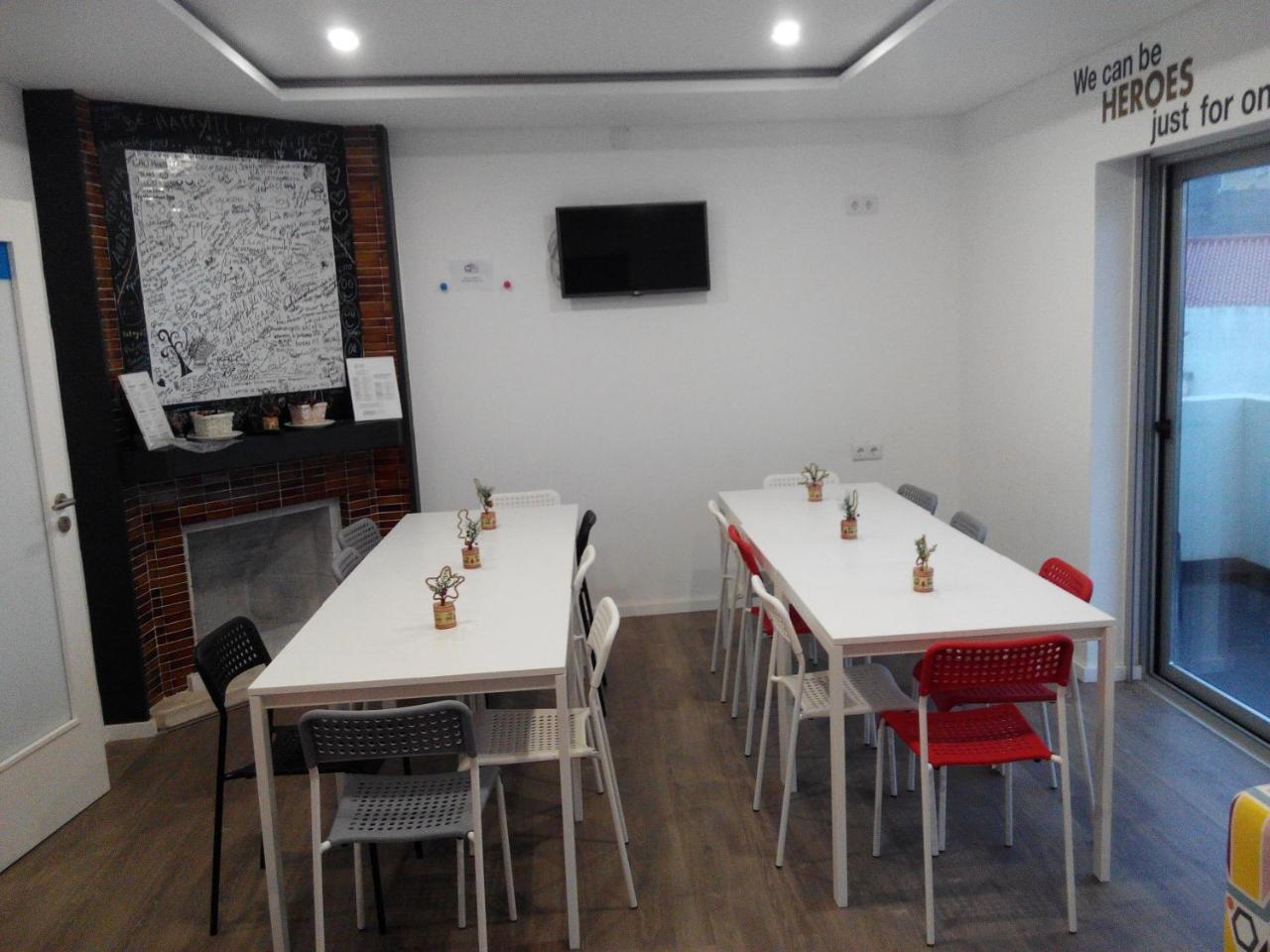 Uau Hostel Figueira da Foz Exteriör bild