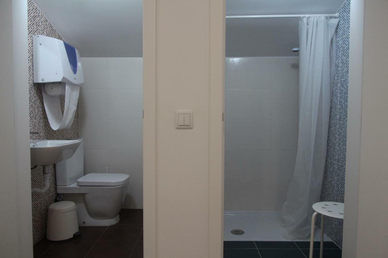 Uau Hostel Figueira da Foz Exteriör bild